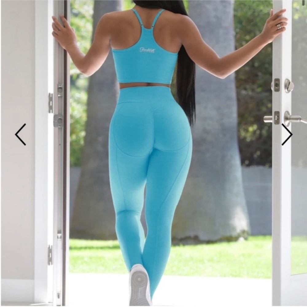 Bombshell Uplift Scrunch Leggings